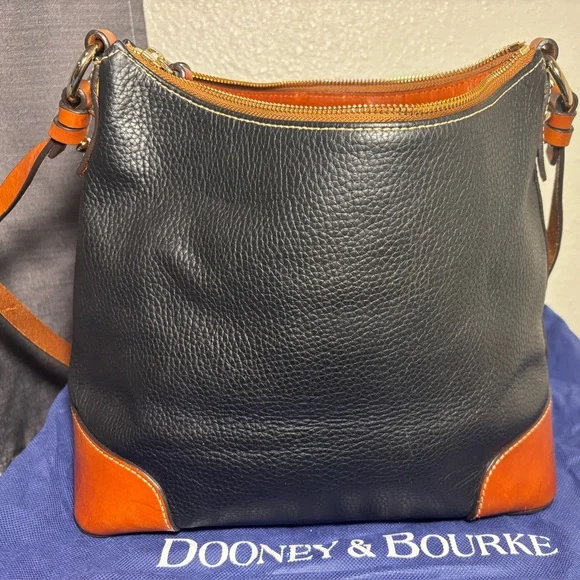 Dooney & Bourke Black and Tan Leather Purse NWOT - Picture 3 of 8